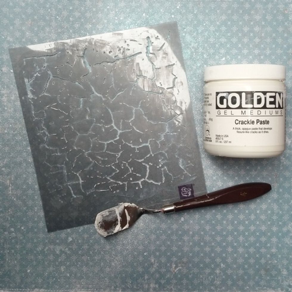 This is the most amazing stencil I have ever used it makes tiny crackles like you see in ice.  Really wintry.....