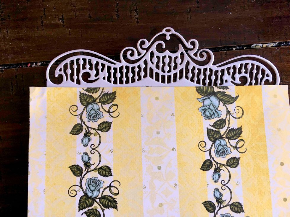 This is the other gorgeous border in this Heartfelt Creations Regal Borders and Pocket.  I would suggest to add the background/pocket to this one since it is  elegant and delicate.