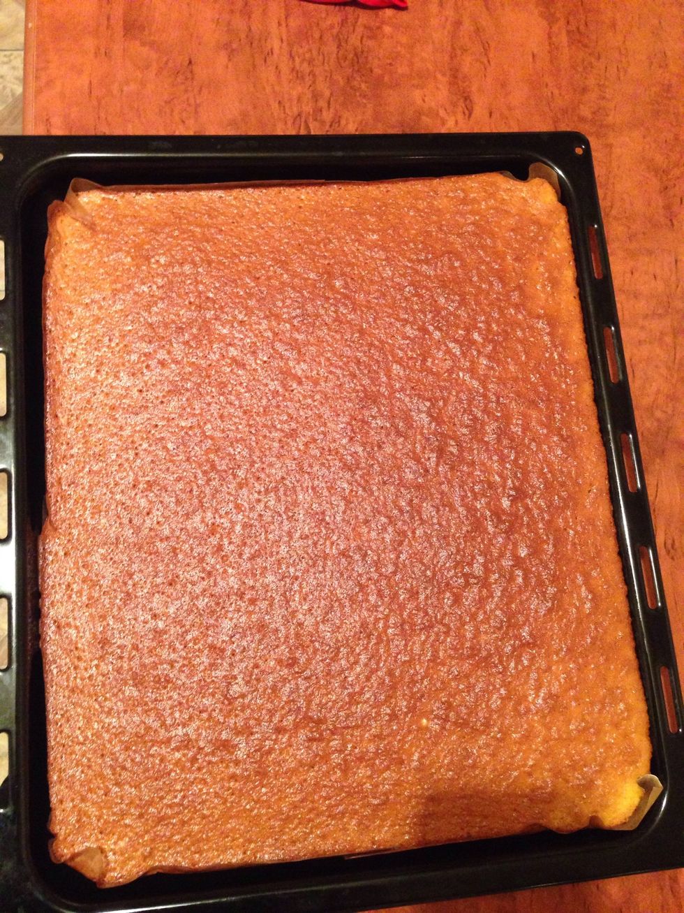 This is the ready sponge, smells amazing \ud83d\ude0a\ud83d\ude0a\ud83d\ude0a\ud83d\ude48\ud83d\ude48