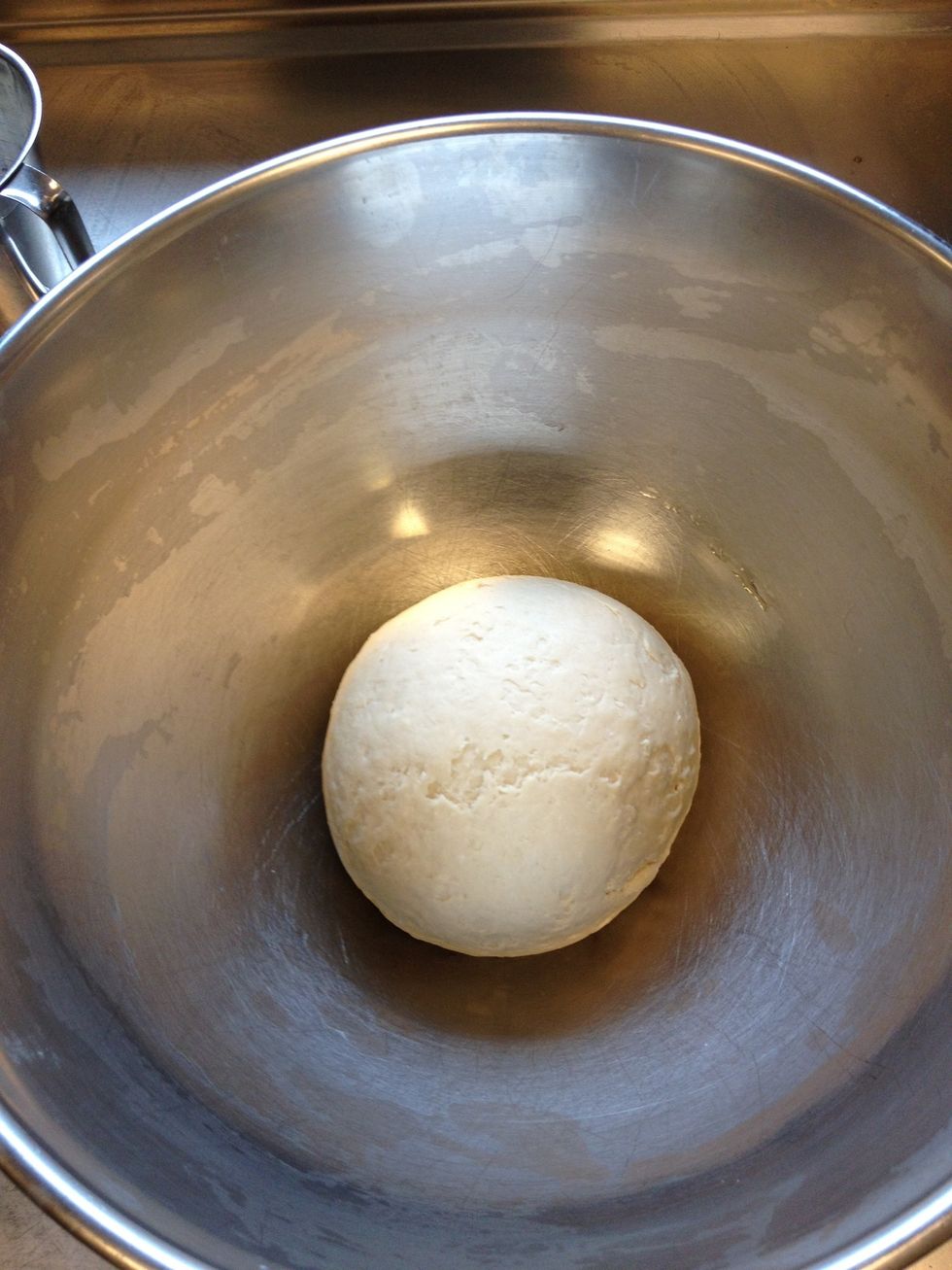 This is the result we're looking for. Cover it with clingfilm and let it rest for thirty minutes