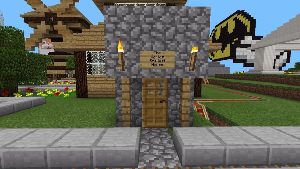 This is the smallest house you can make on Minecraft