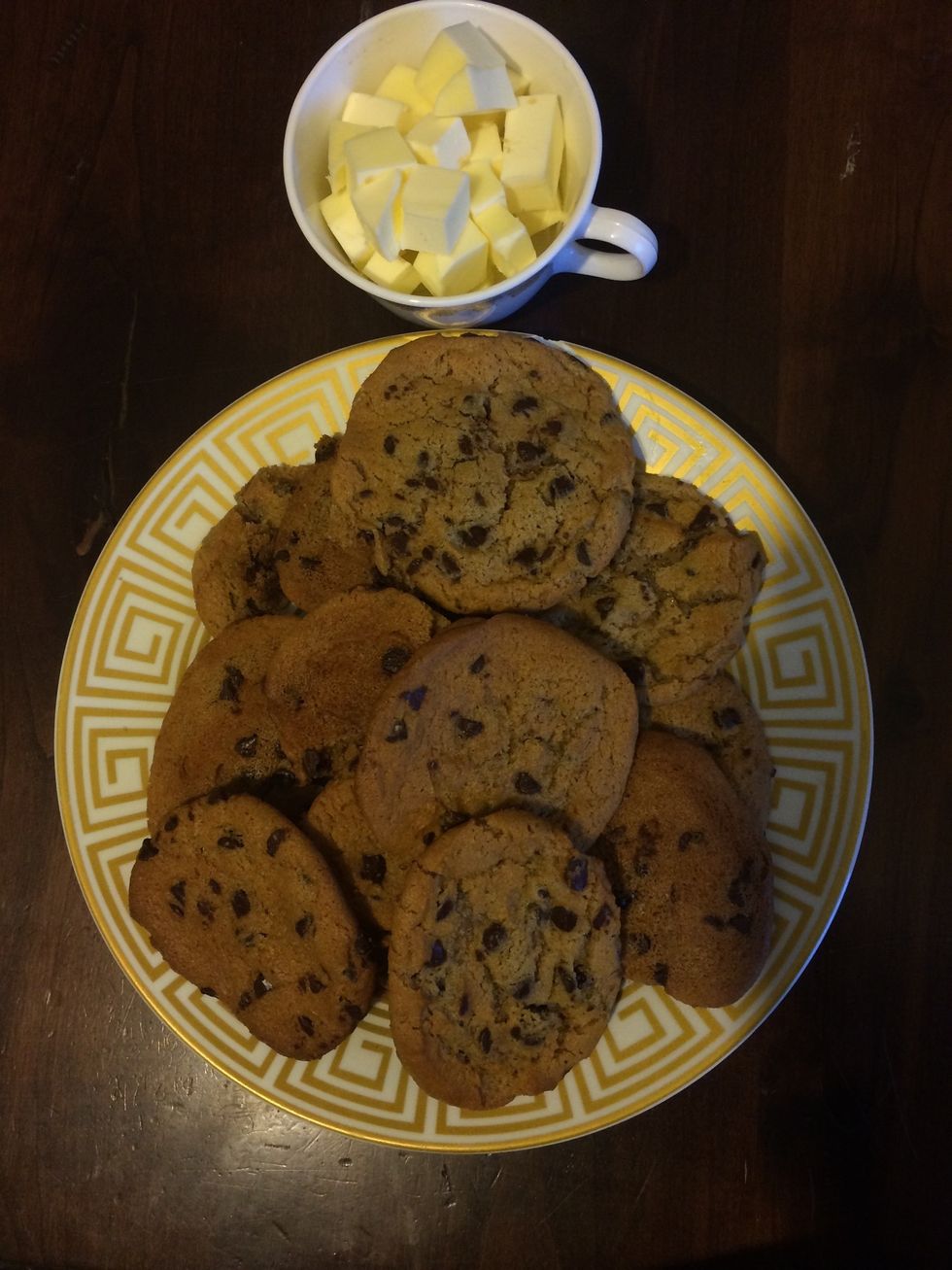 This is totally optional if you want crust you can make it from vanilla cookies I choose 1/2 cup butter and 18 chocolate chips for the crust