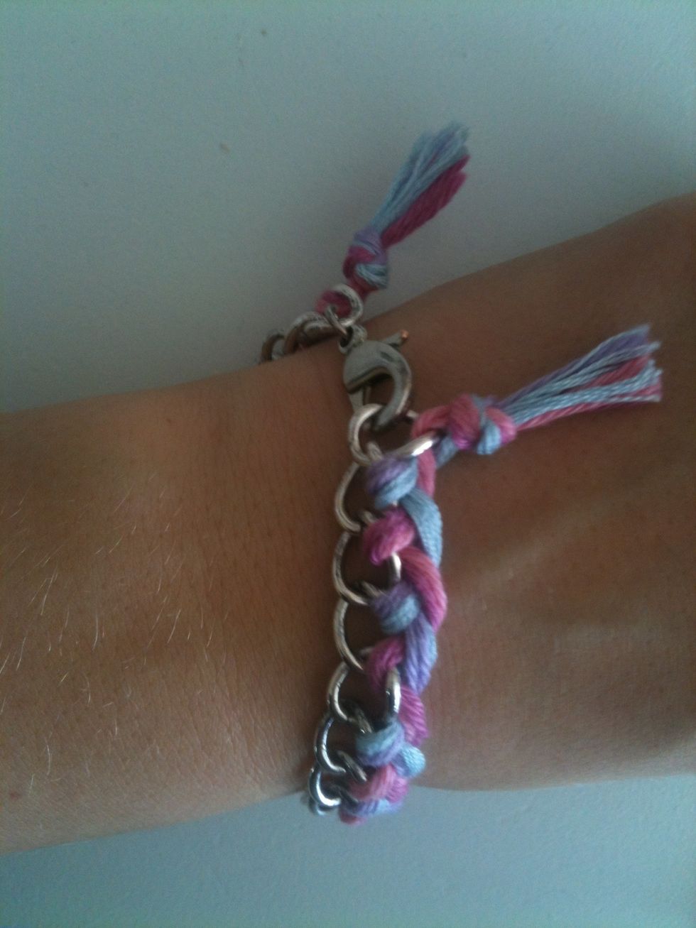 This is what a finished bracelet could look like. The bigger chain, the better. The one I did now got a bit twisted because the chain were was so small!
