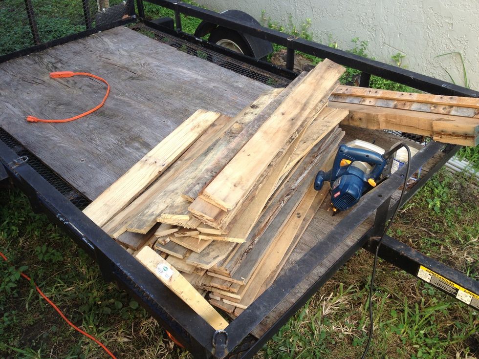 This is what I'm left with after about 5 pallets, took about 2 hours to get to this point, with all of the nails removed, now on to the projects