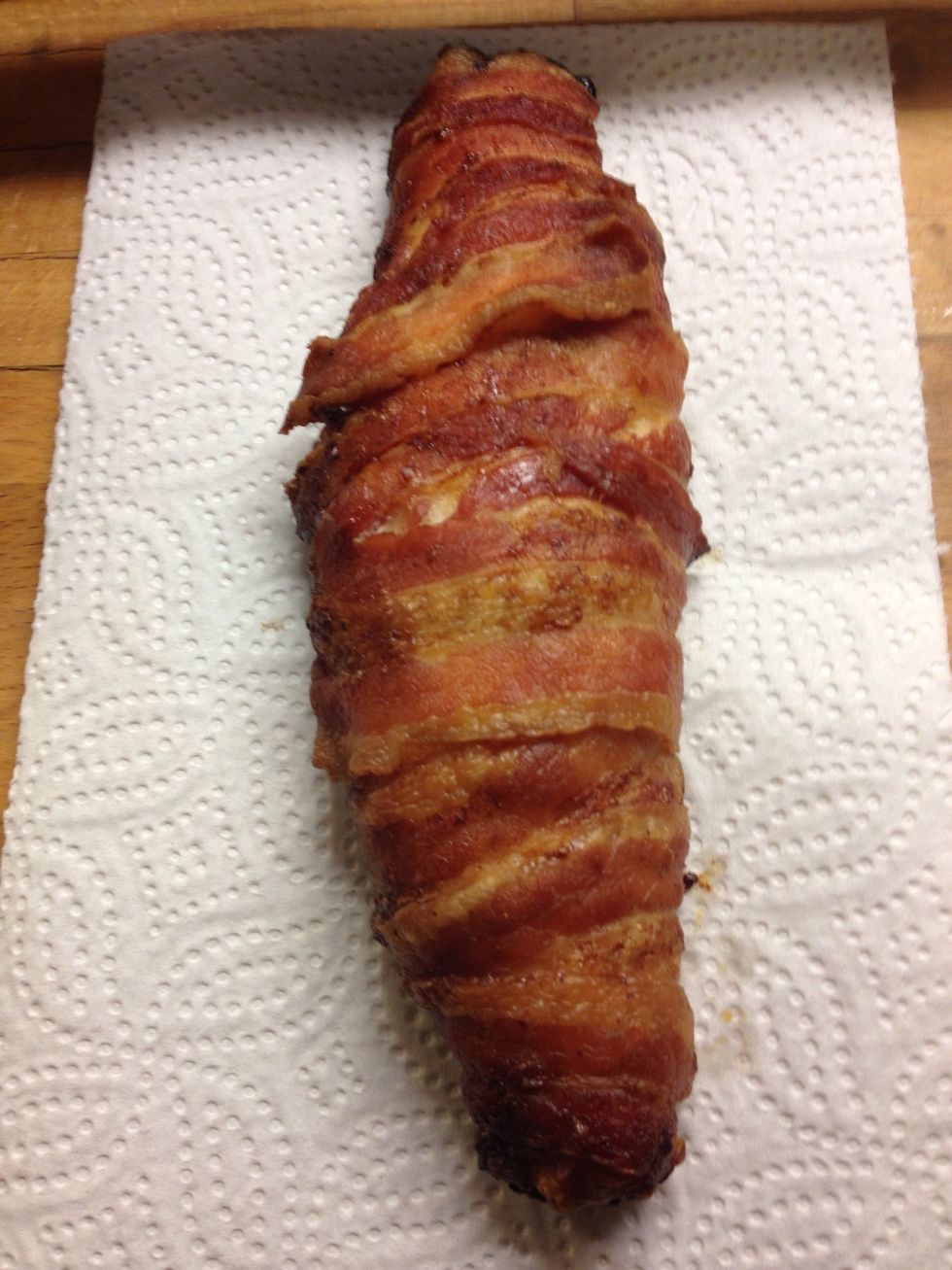 This is what it looks like when it's done :). You can place it on some tissue paper to drain any bacon fat or cheese leakage before it hits the plate. Tap picture for a larger view.