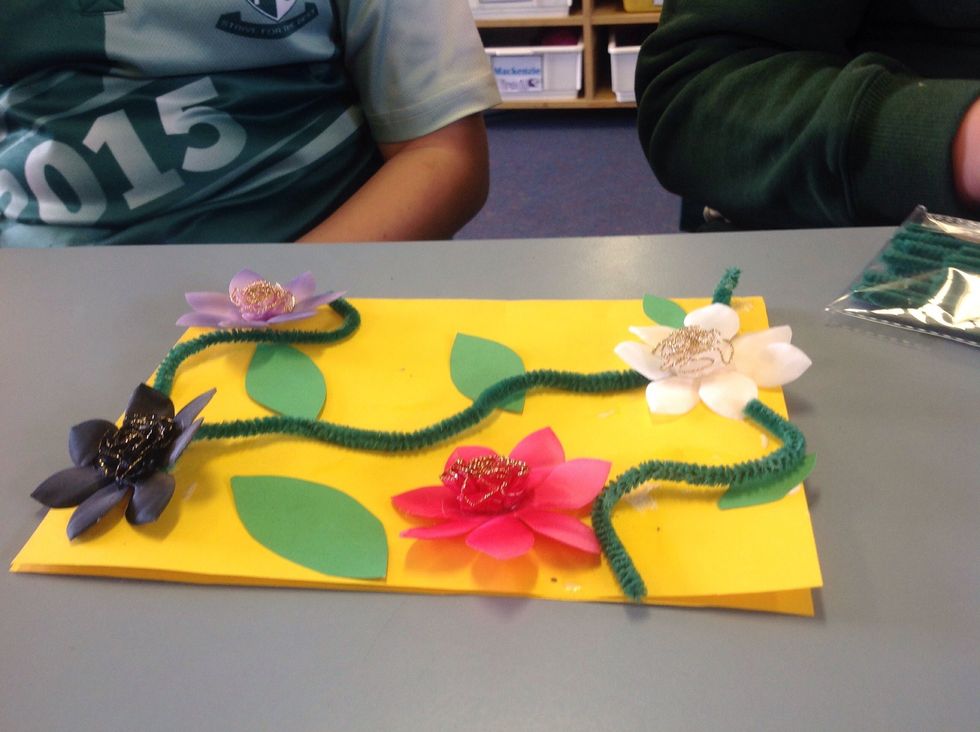 This is what it looks like with the flowers glued on