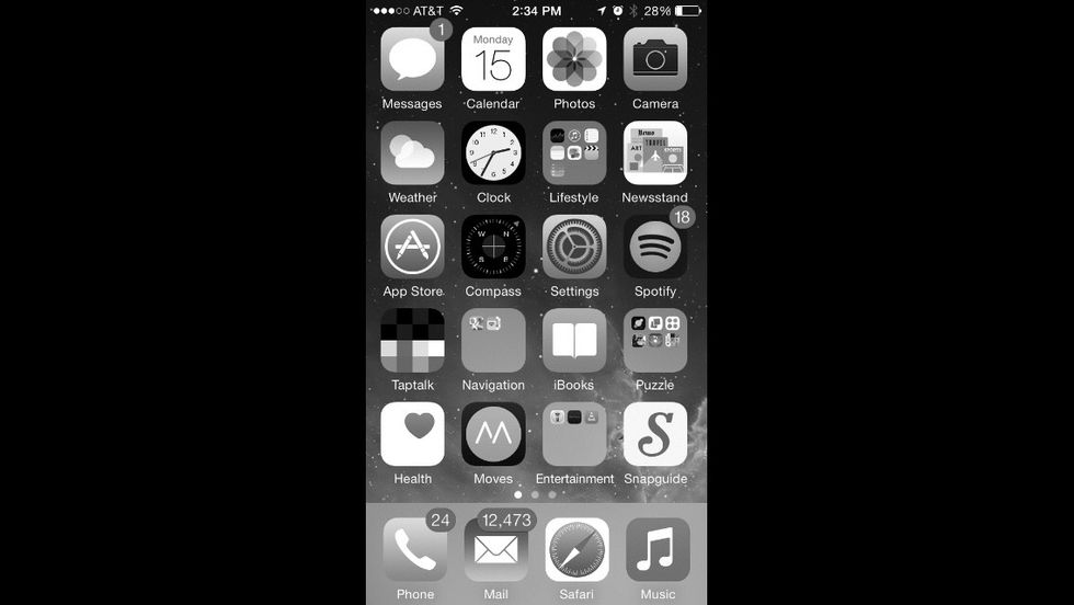 This is what my home screen looks like in grayscale.