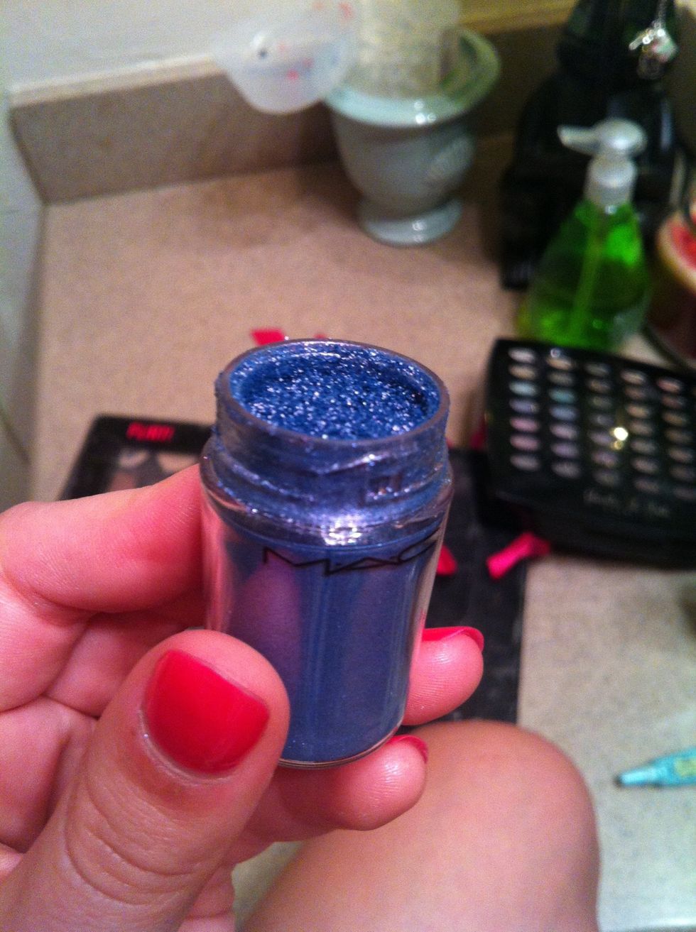 This is what the shadow looks like in the lil bottle.