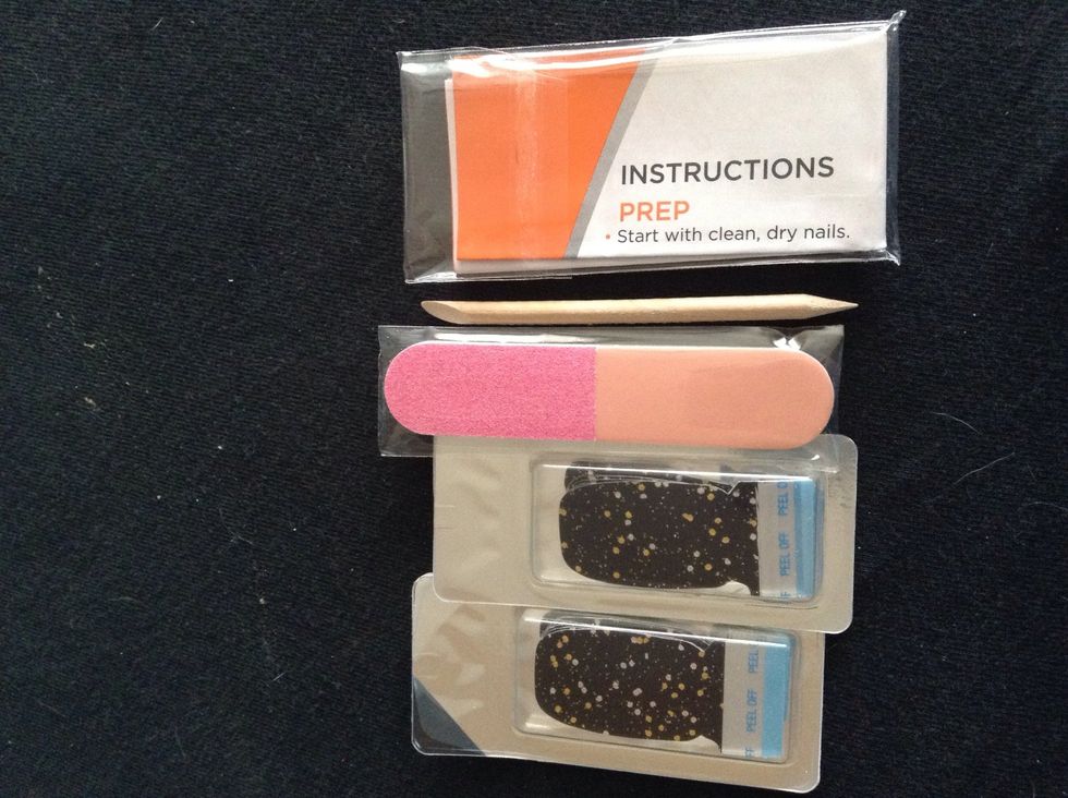 This is what they come with; the strips, file, cuticle pusher and instructions.