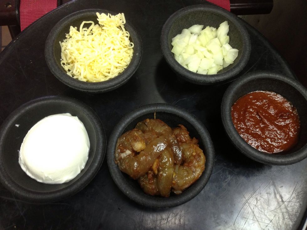 This is what you will need, you can use as many of any of the ingredients as you want, it depends of how you want your dip, creamy, cheesy or spicy