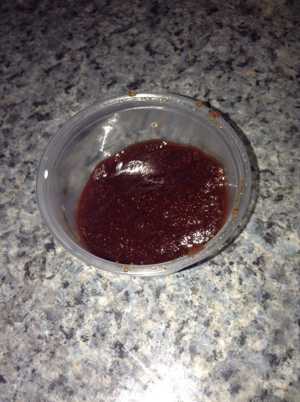 This is what your product should look like. If it looks different, just go back and reread the steps. Try again! Don't give up! Use a pea sized amount and rub it into your lips gently.