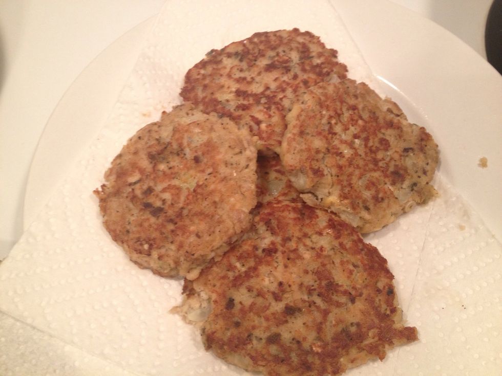 This makes about 10 patties but it depends on the size of each one you make. Mine made 12. :)