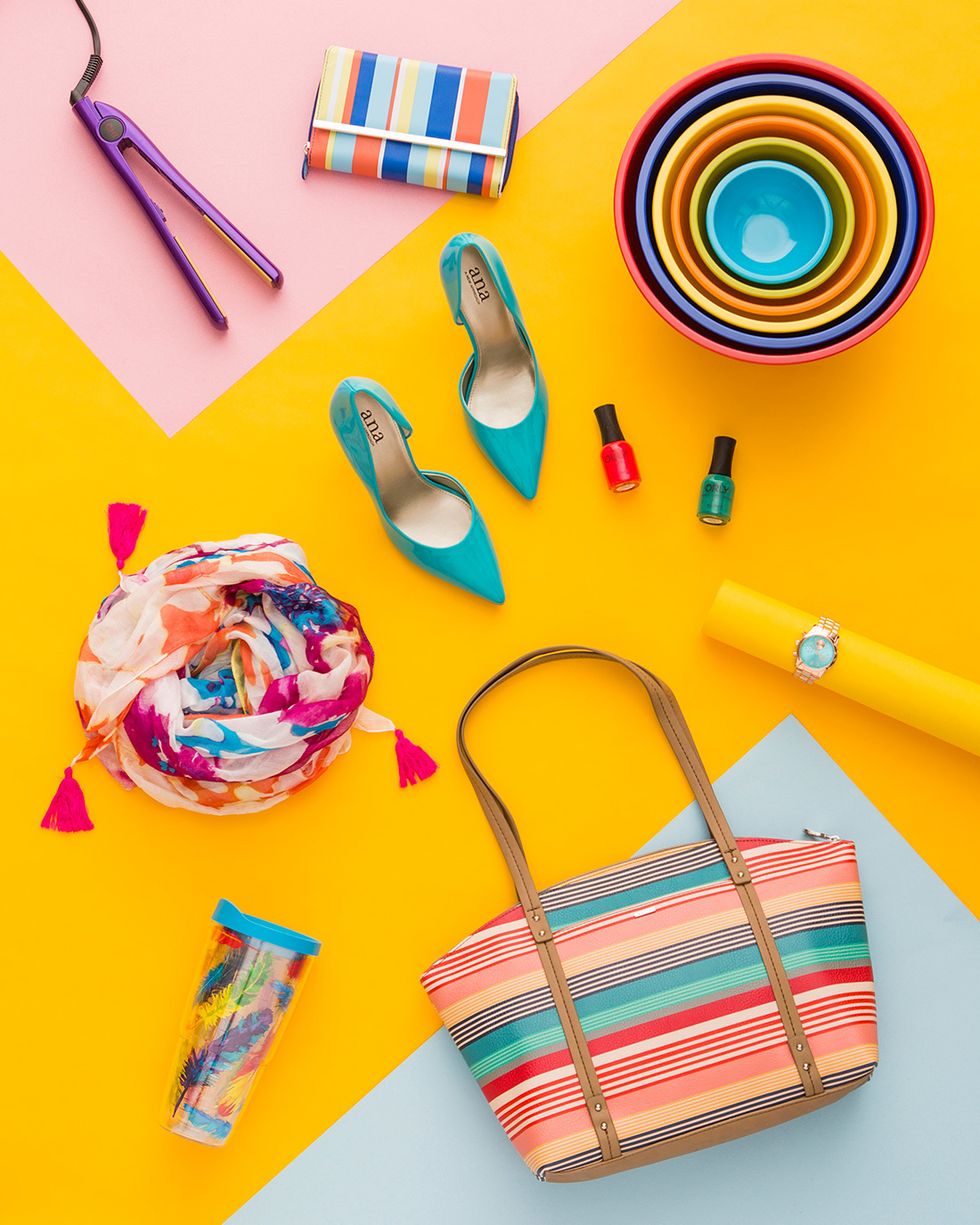 This Mother\u2019s Day, we\u2019re celebrating the moms in our lives by giving them gifts that\u2019ll brighten up their room, their wardrobe and their day.