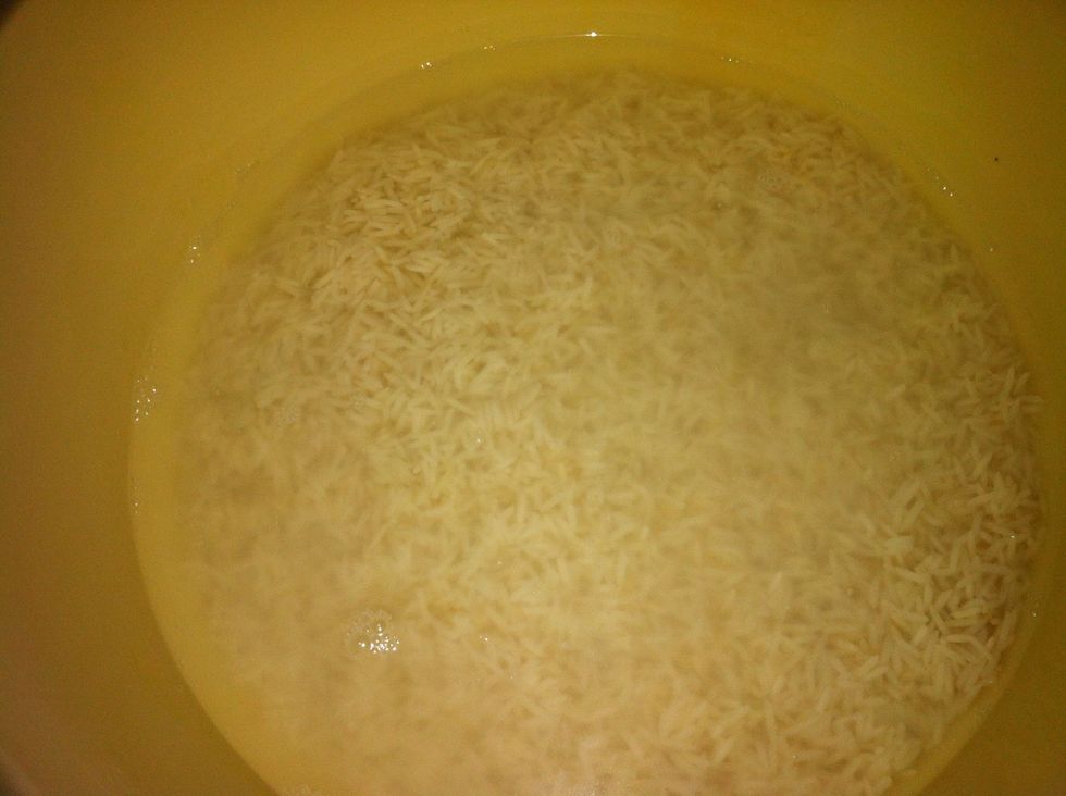 This pancake is temperamental. It needs right ingredients, temperature, & utensils.For best results use raw rice flour.Start by soaking the raw rice (basmati) the night before.