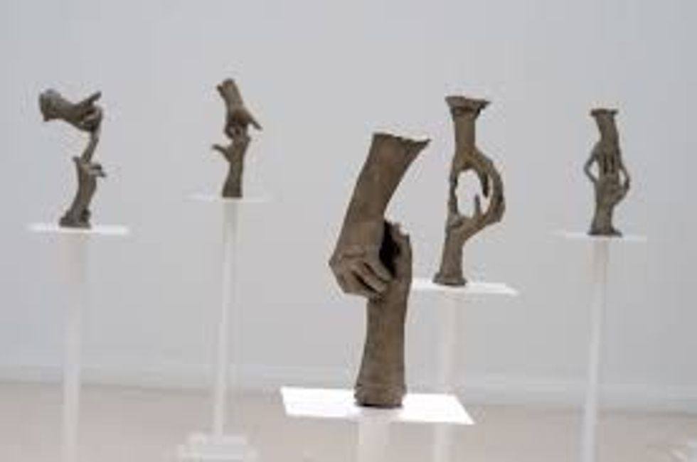 This project is inspired by Bruce Nauman. Make your hands expressive! Show action and movement. For example, make a claw, pretend to throw a ball, make a fist. Be creative!