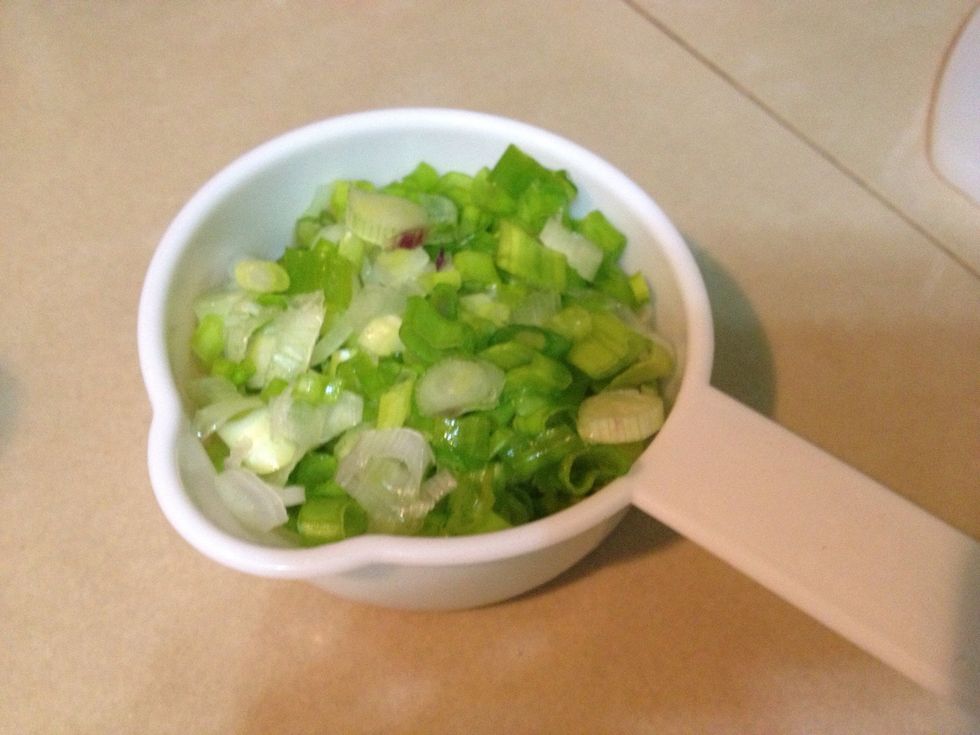This recipe ask for 1/2cup of scallion but you can always use more if you like (I preferably like more) ;)
