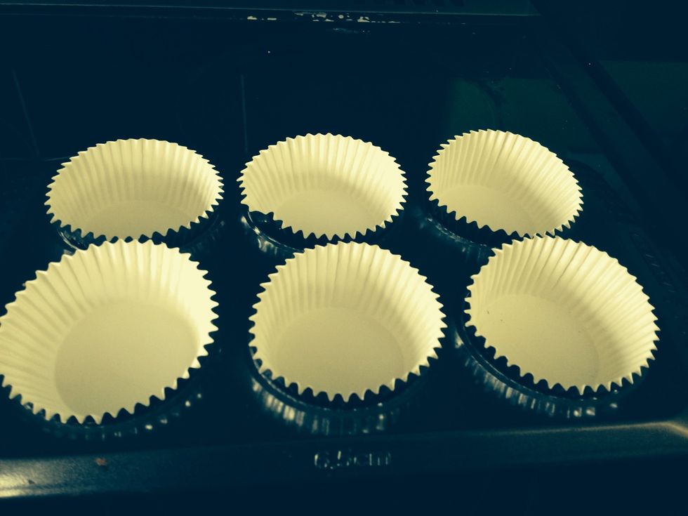 This recipe makes 6 muffins Place 6 muffin cases in a muffin case tray and preheat the oven to 200 degrees (180 fan assisted)