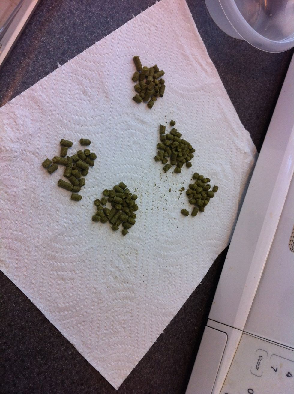 This recipe requires Simcoe hop pellets. This is the remaining hop groupings.