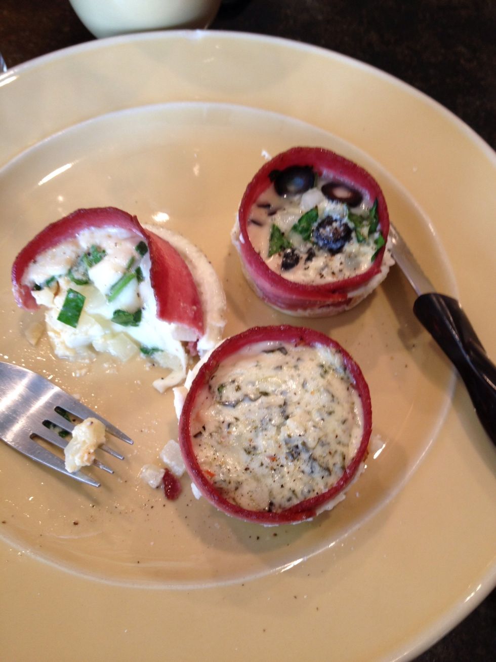 This serves 2 people. My favorite was the spinach dip, my boyfriend liked the cheese. The yolk was just slightly undercooked which was perfect for us but you can leave it in 5 minutes longer if wanted