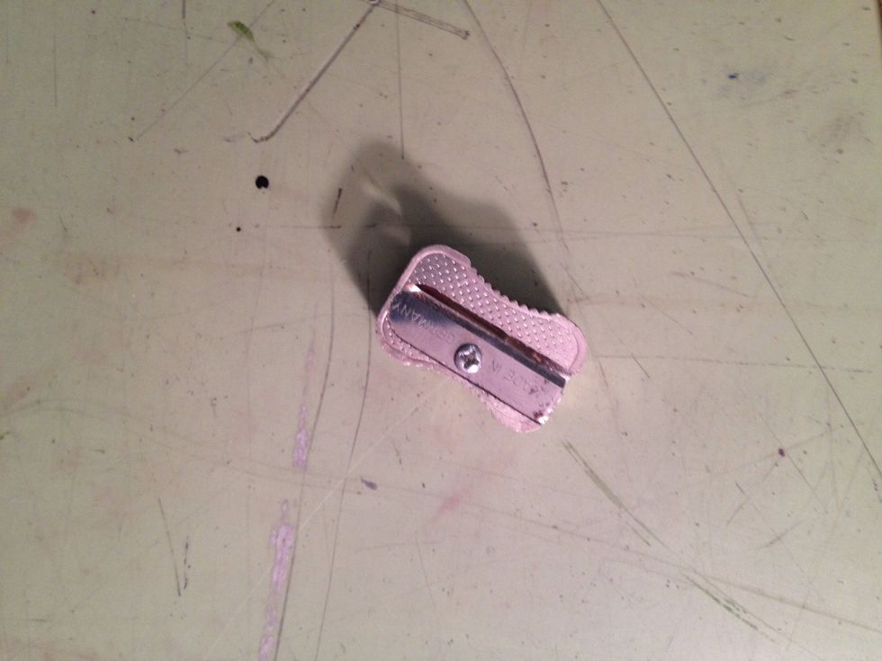 This small sharpener is key when working with prismacolor colored pencils! This is the only sharpener I will use on these!! The leads are soft so any rotating sharpener would destroy the lead.