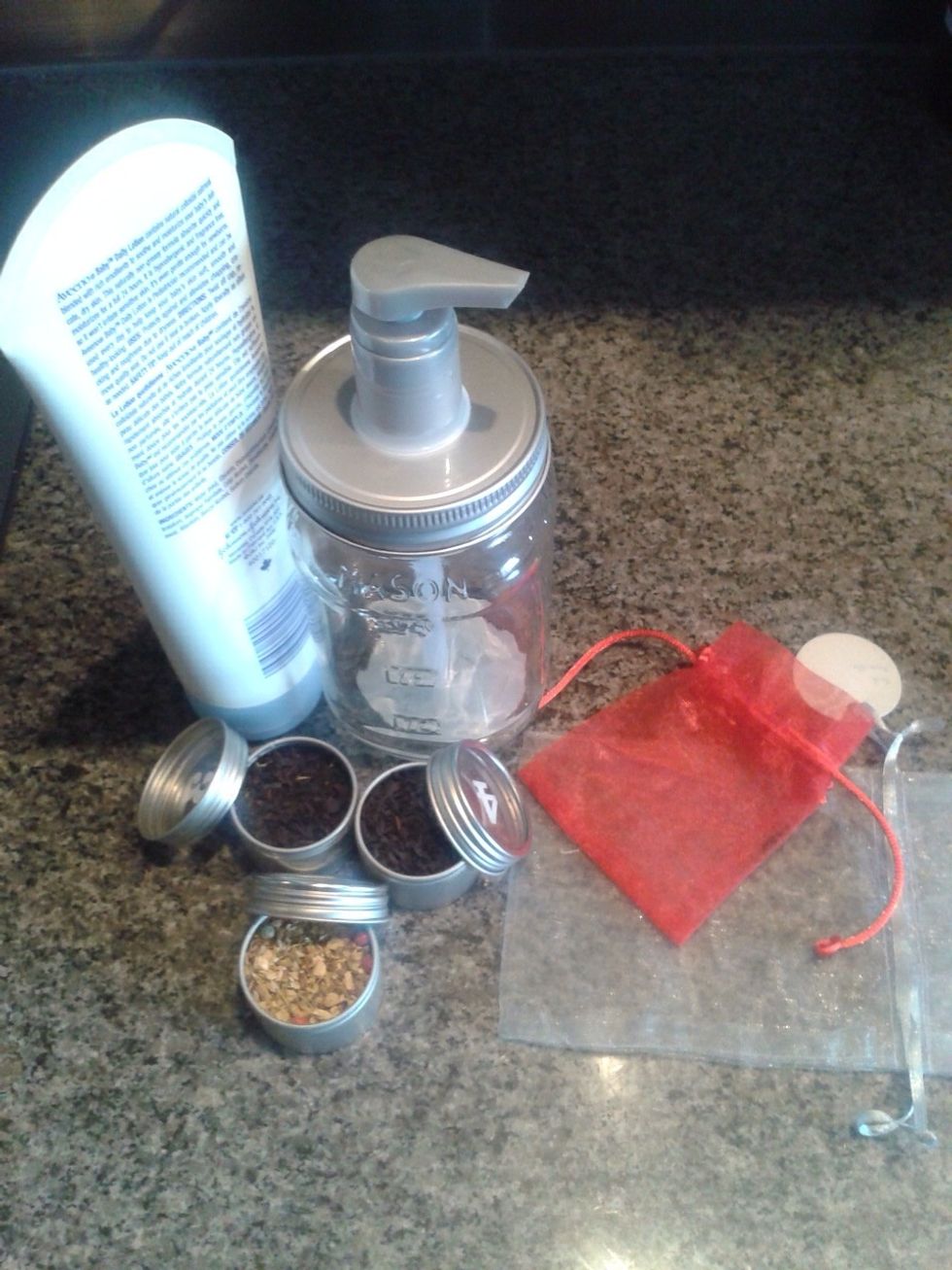 This super simple process will have you smelling and feeling great in no time! You'll need: 1cup tea leaves, tea pouches (or substitute) unscented lotion, and containers for your homemade lotion.