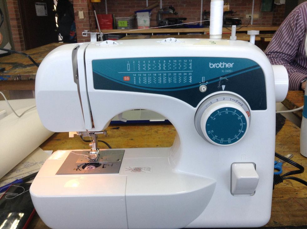 Thread the sewing machine (top and bobbin). If you don't know how you can refer to the next tutorial. https://youtu.be/i4wL18OG8NA This tutorial is specific for the Brother xl2600 sewing machine.