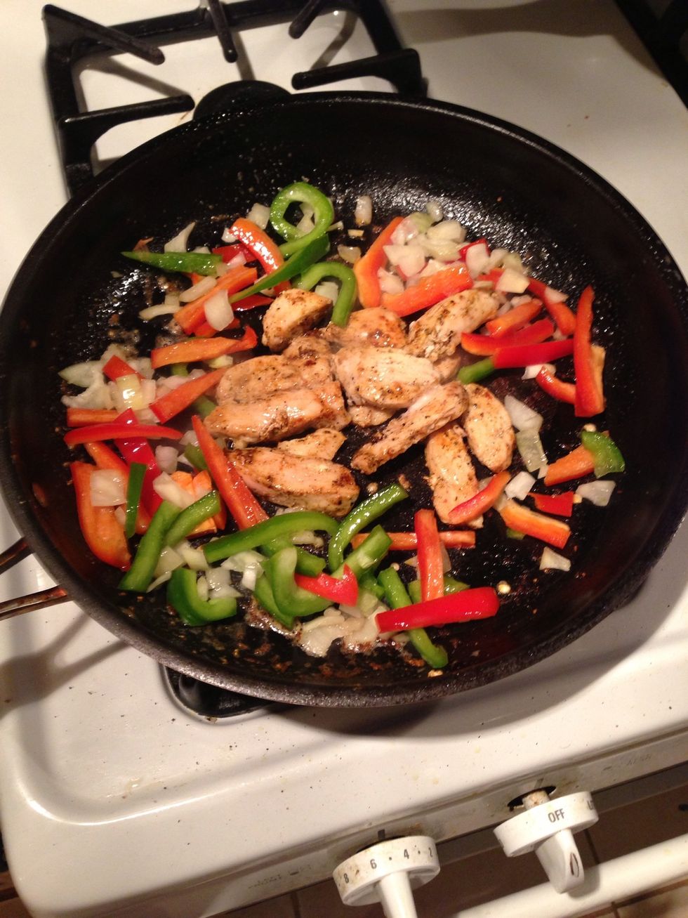 Throw ya veggies around that shit and respray yo' PAM