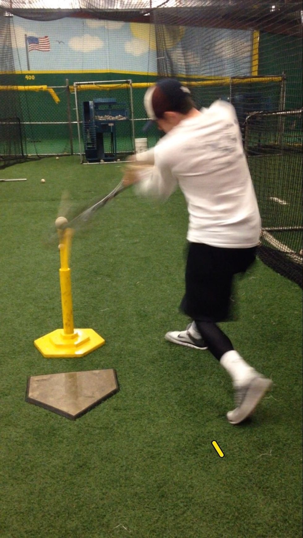 Throw your hand to the ball.