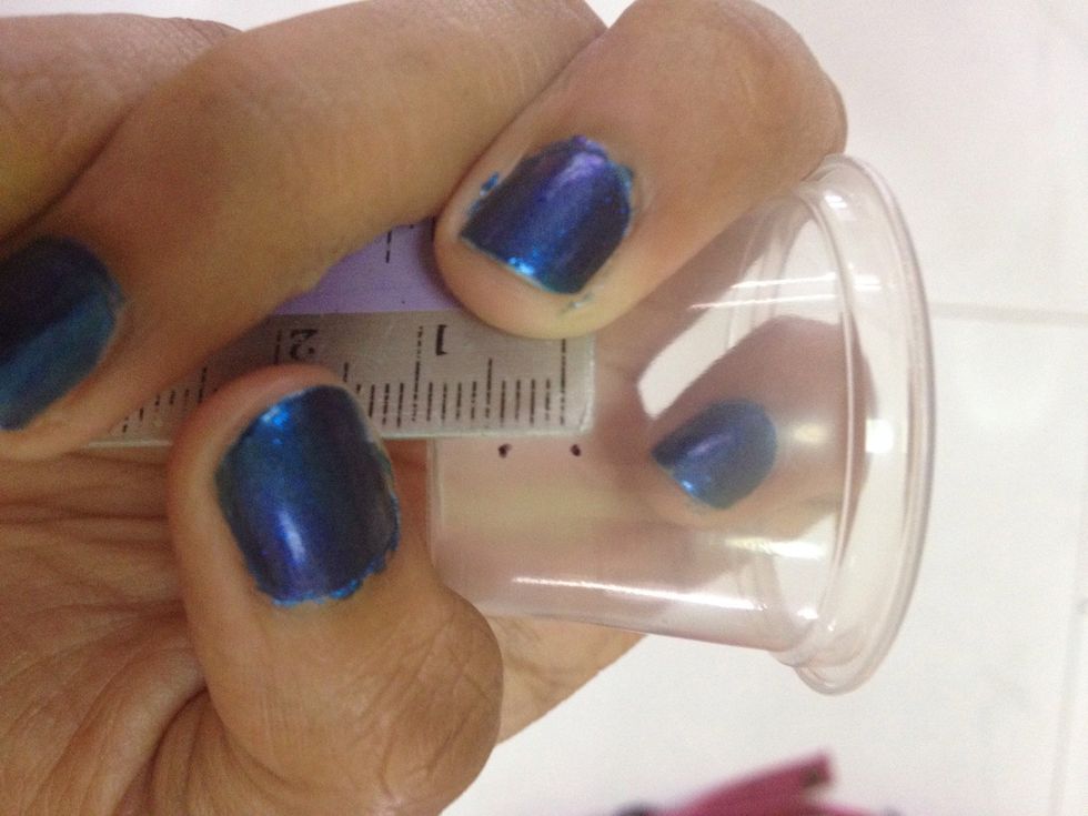 Thus, it is advisable to pour the 2 and measure in separate containers when measuring. If your container is not graduate, measure and mark it yourself.