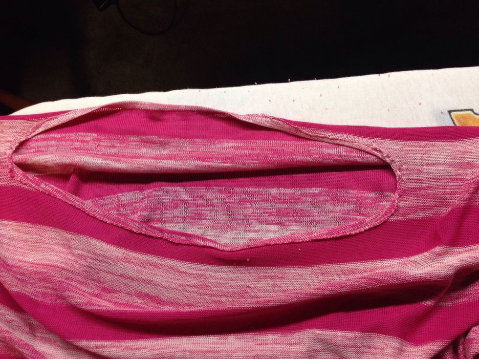 Tidy up edges with pinking shears or scissors. Collar not to shabby after all.