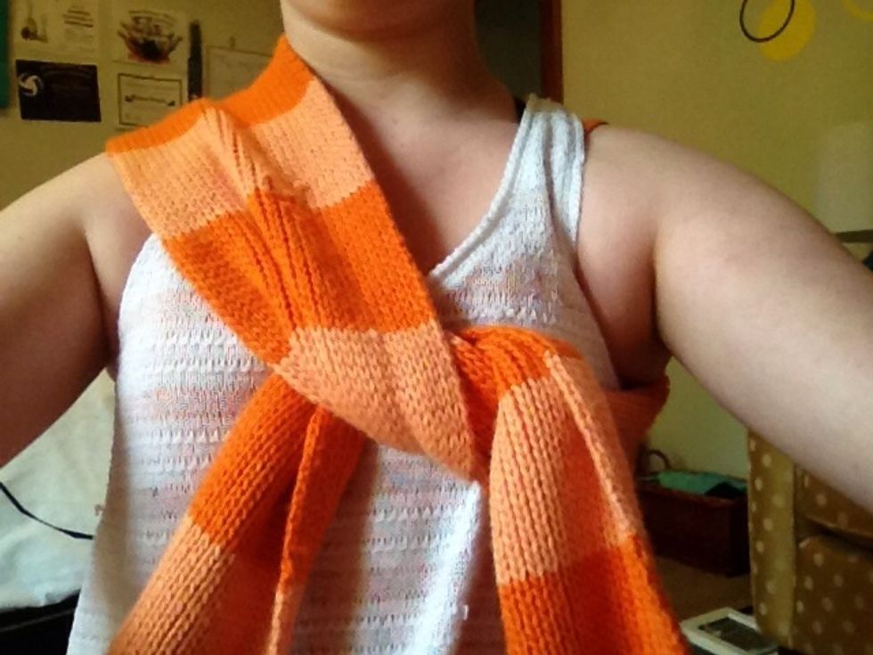 Tie it kinda tight around u