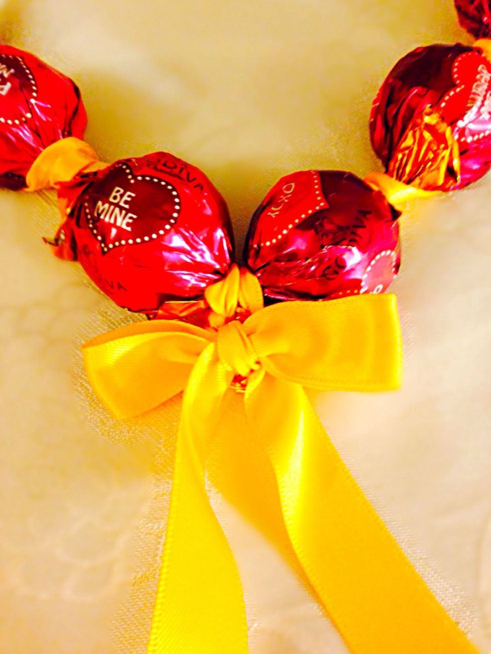 Tie nicely the bottom of the heart