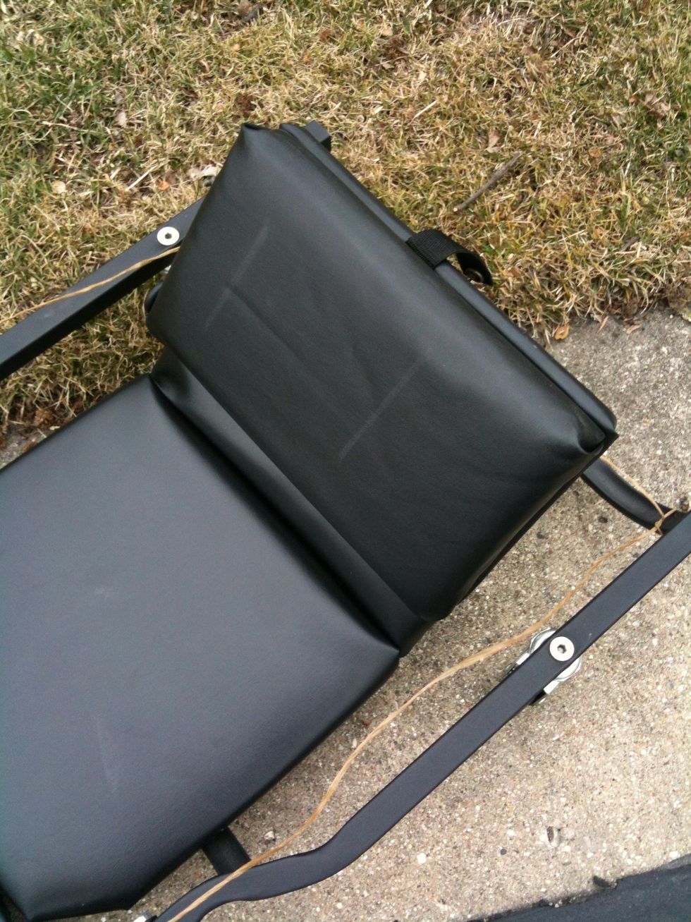 Tie the other ends to the back of the Creeper and make sure to brace it by looping it around the back.