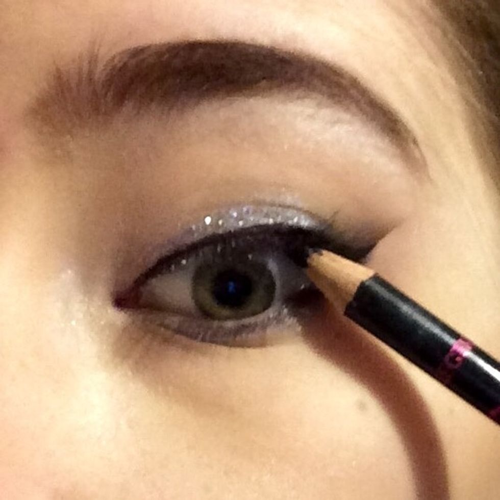 Tight line using a black kohl pencil...