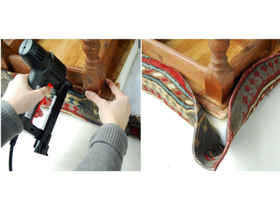 Tight the bottom side of the fabric to the seat of the stool and be sure to have stretch it uniformly.