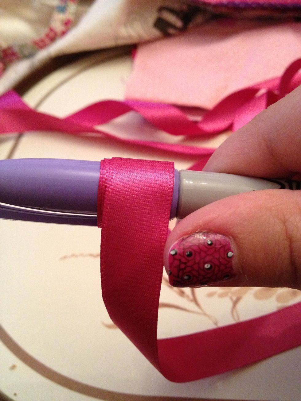Tightly wrap and then just keep rolling the pen