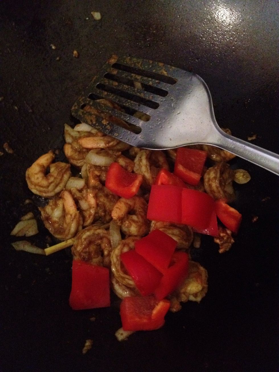 Till the shrimp turns color,then put paprika,add salt,keep fry