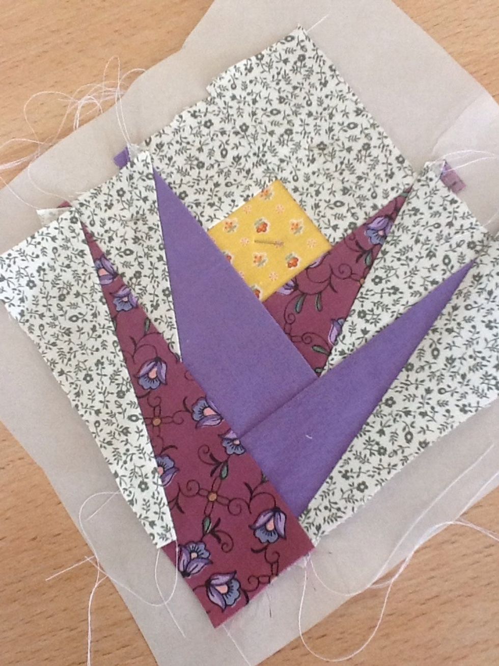 Tillslut \u00e4r ditt paperpiecing-arbete klart. Pressa ordentligt!