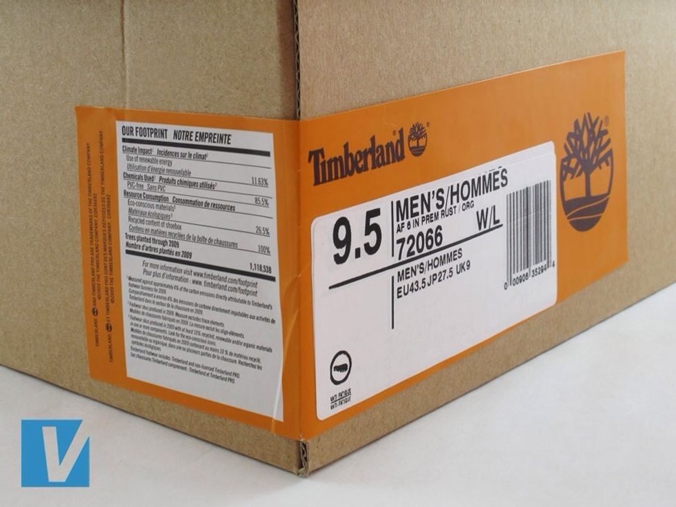 Timberland boot boxes feature a white label on the one corner detailing size, style, colour & footprint details. Ensure the boot details match those of your actual boot.