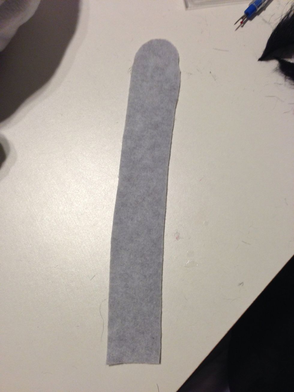 Time for the tail. I just cut a single layer out by eye
