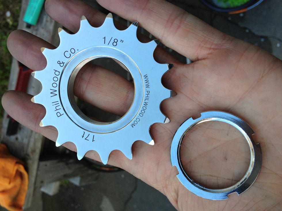 How to add a fixed gear cog to a track bike - B+C Guides