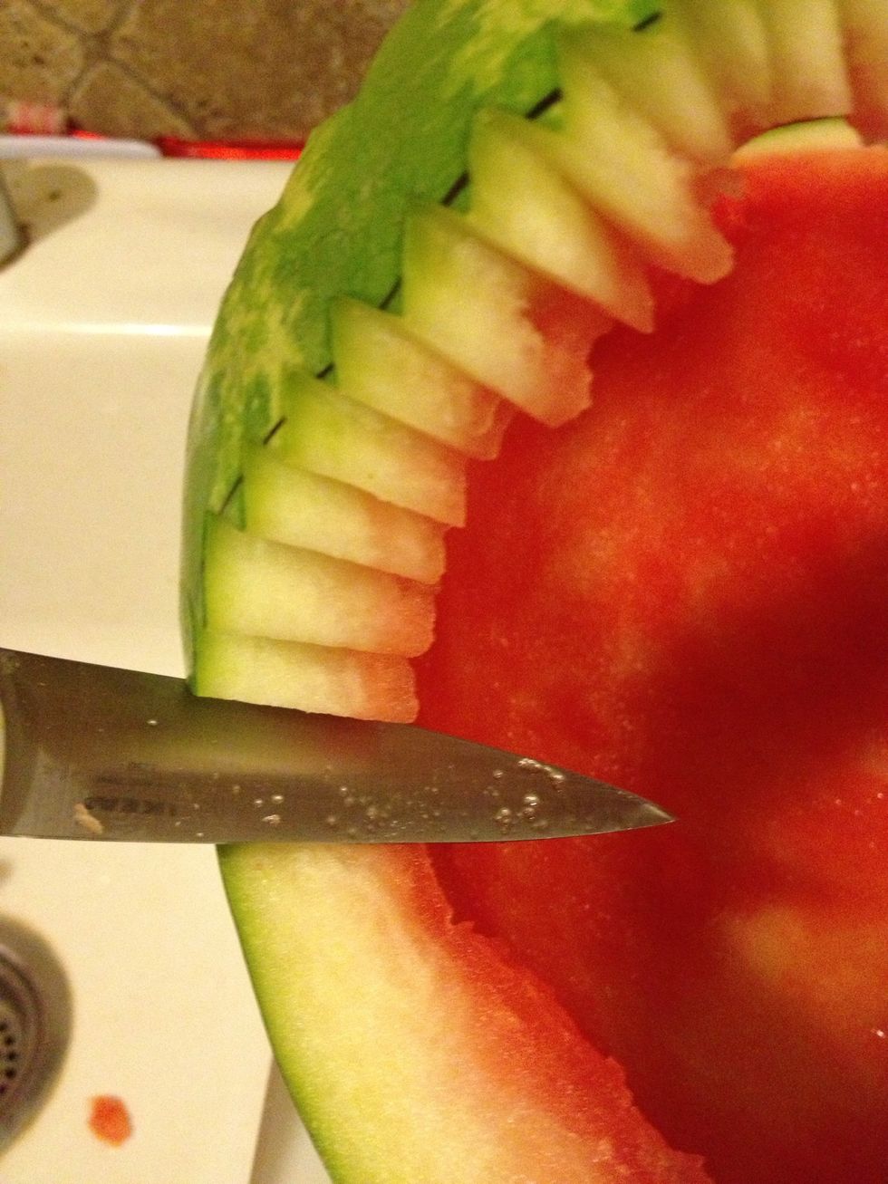 Time to cut the detail for handle and sides.