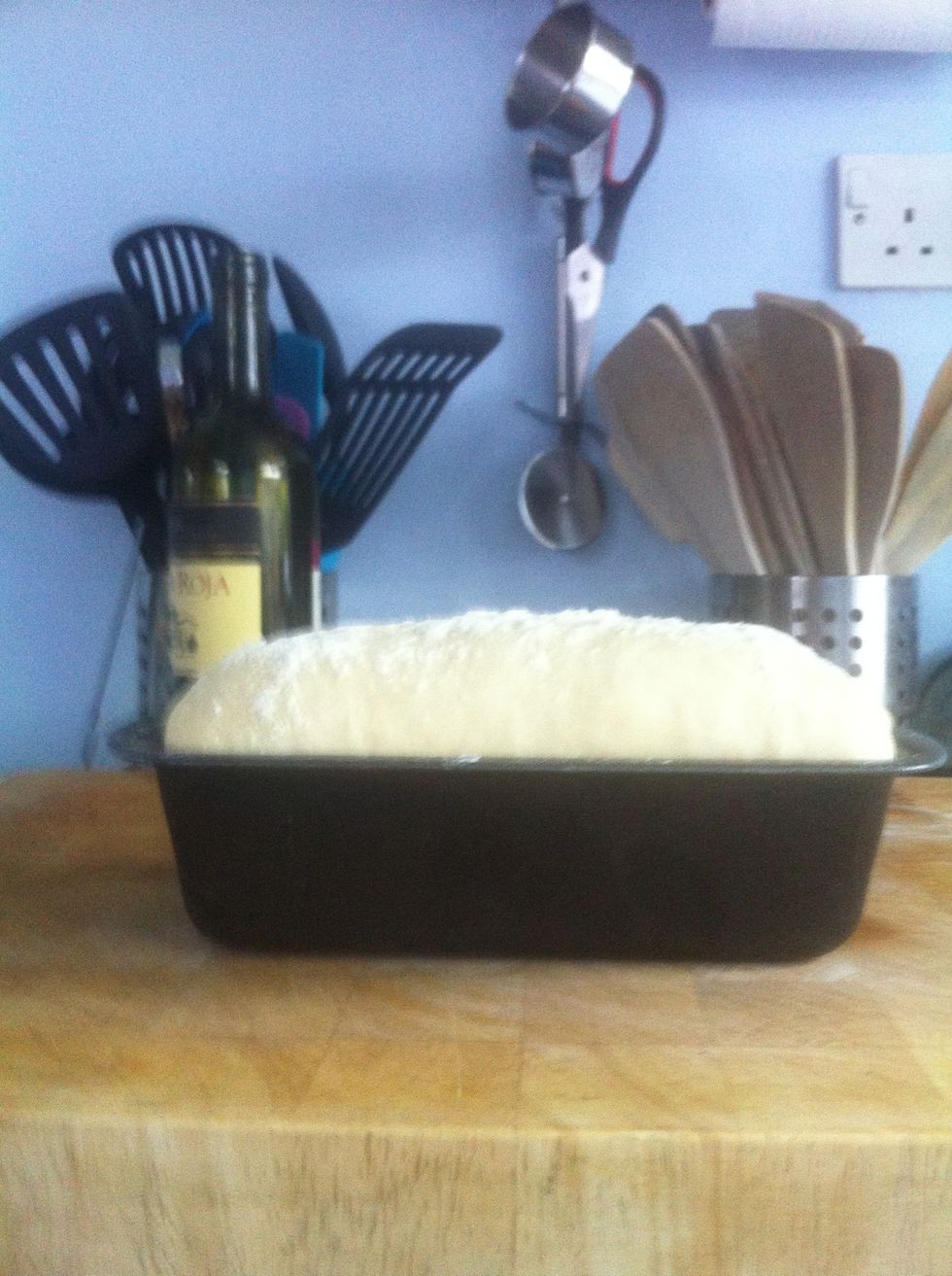 Time to turn the oven on. 180C (350F Gas Mk 4). Place a metal tray in the bottom of the oven. See tip 4 Crust formation for an explication.