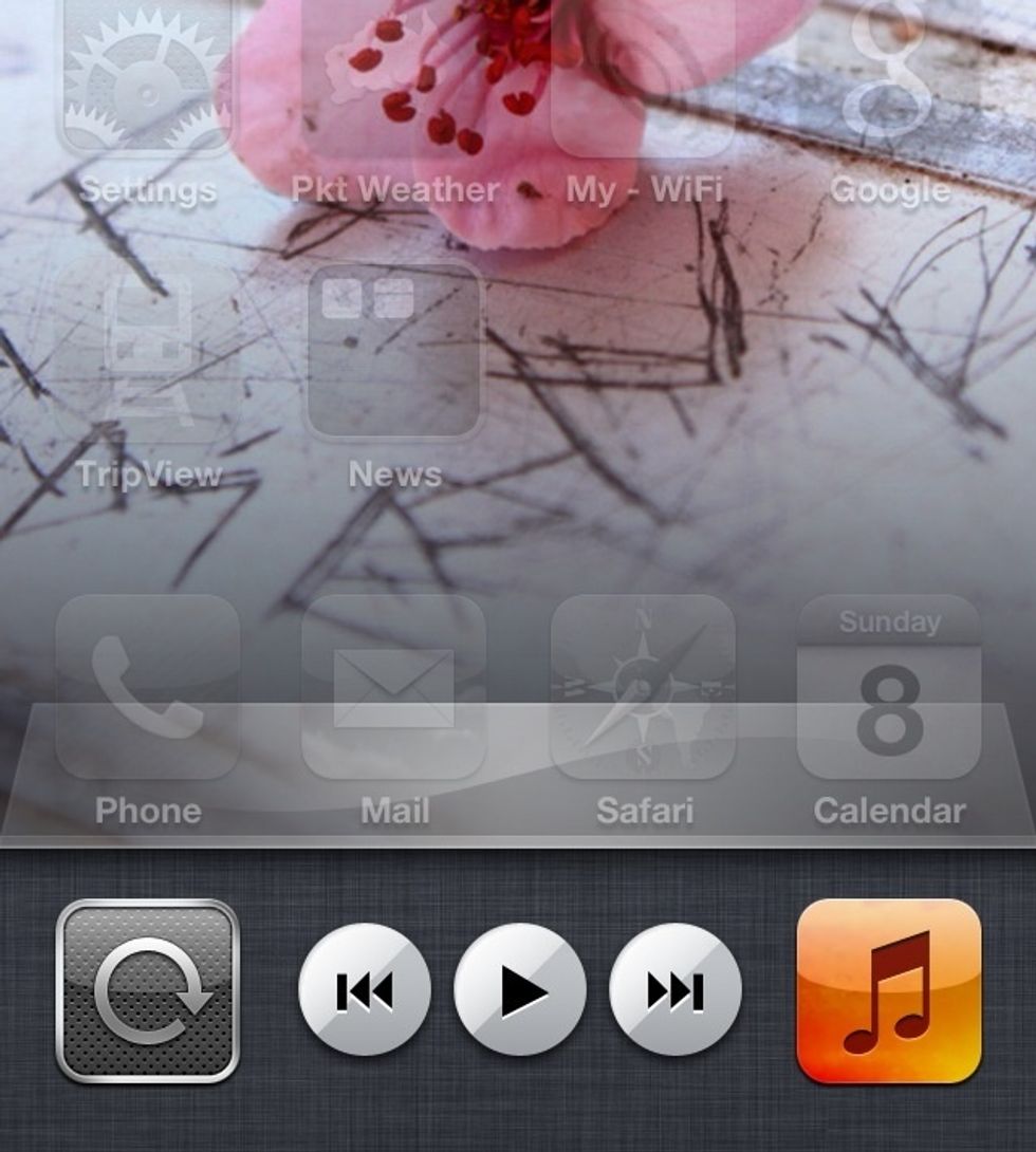 TIP 2: Swipe to the RIGHT and you have shortcuts to your music options & lock screen orientation.