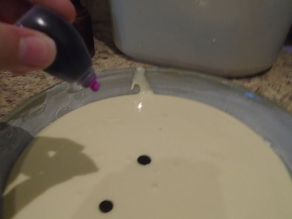 (Tip) Drop one drop of food dye in the batter and repeat with as many as you can fit. Spacing about 1 cm away from each other ( about the length of your finger nail)