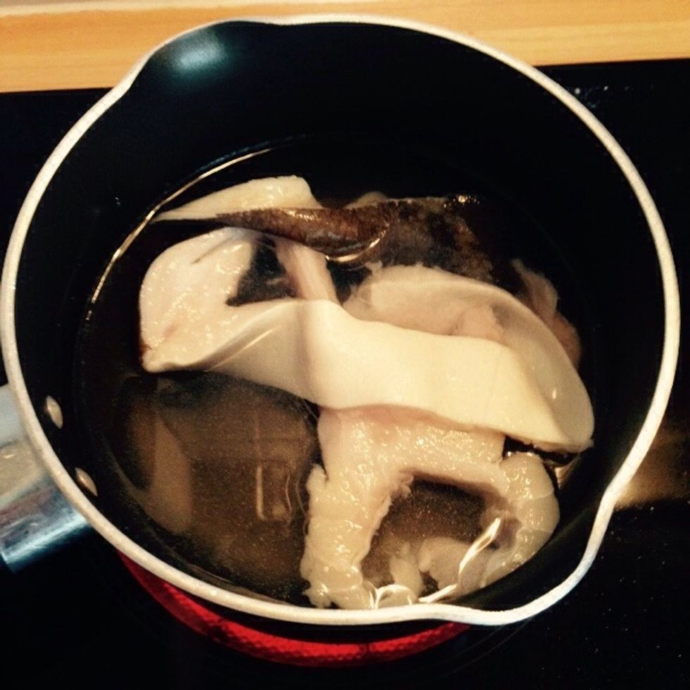 Tip: If you want you can boil skin and bones to make a good fish stock that you can use later to make the squid ink pasta.