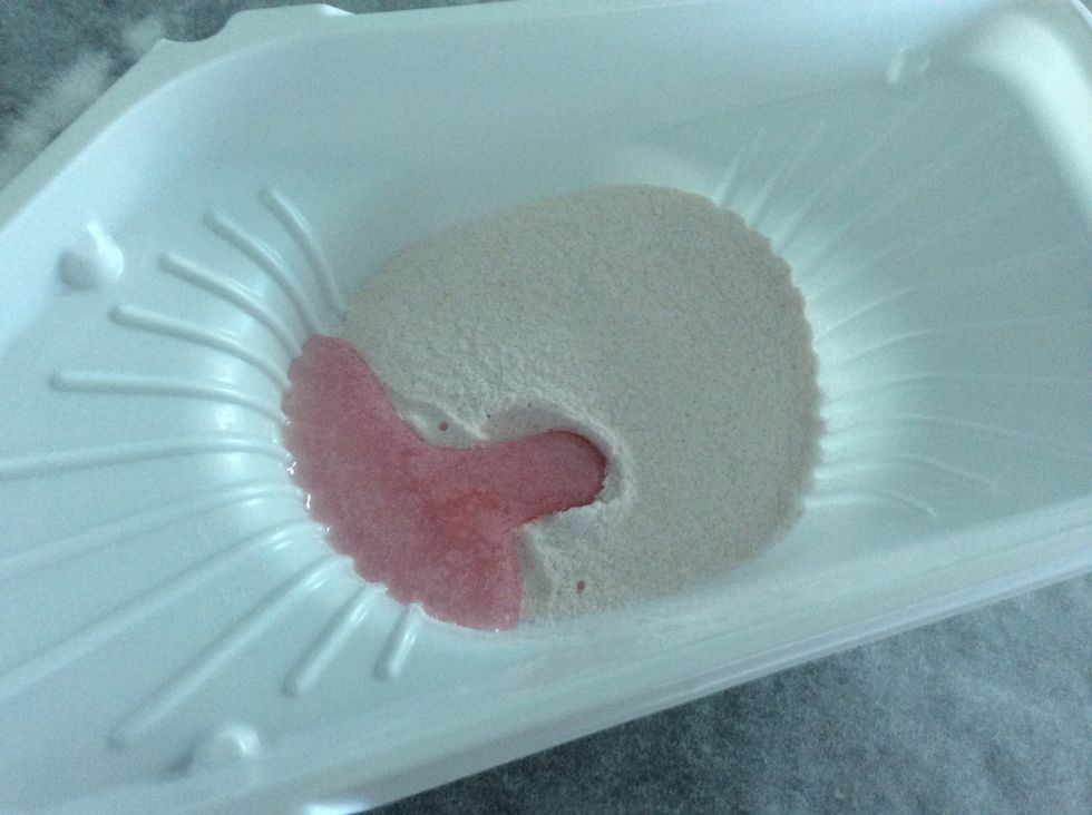 Tip in one scoop of water, looks kinda funny, try turning turning you device to different angles and see wether u can spot a face, volcano or something...\ud83d\udcad