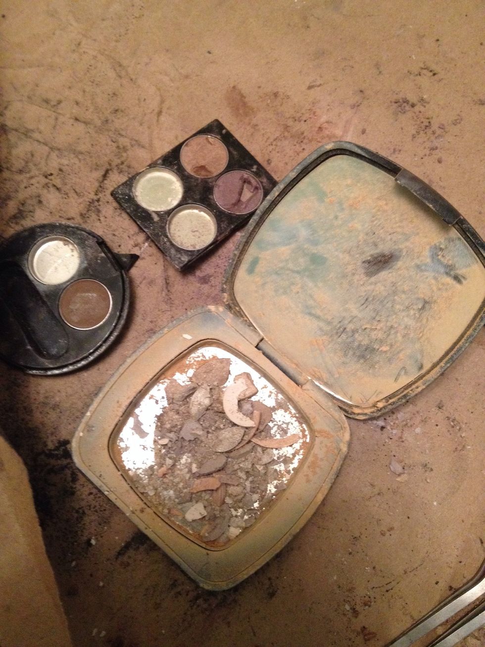 Tip: Some of your eyeshadows won't be depotted so easily, and you may want to scrape them out of tin and put them in another, or combine them to make a new shade!