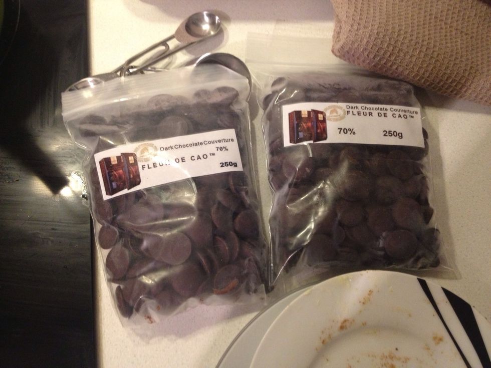 Tip \ud83d\udca1i like putting my chocolate in small zip lock bag in portion, this way it's very easy to use. I mark out the bag of the type and weight of the ingredient inside. I use cacao barry's 70% today.