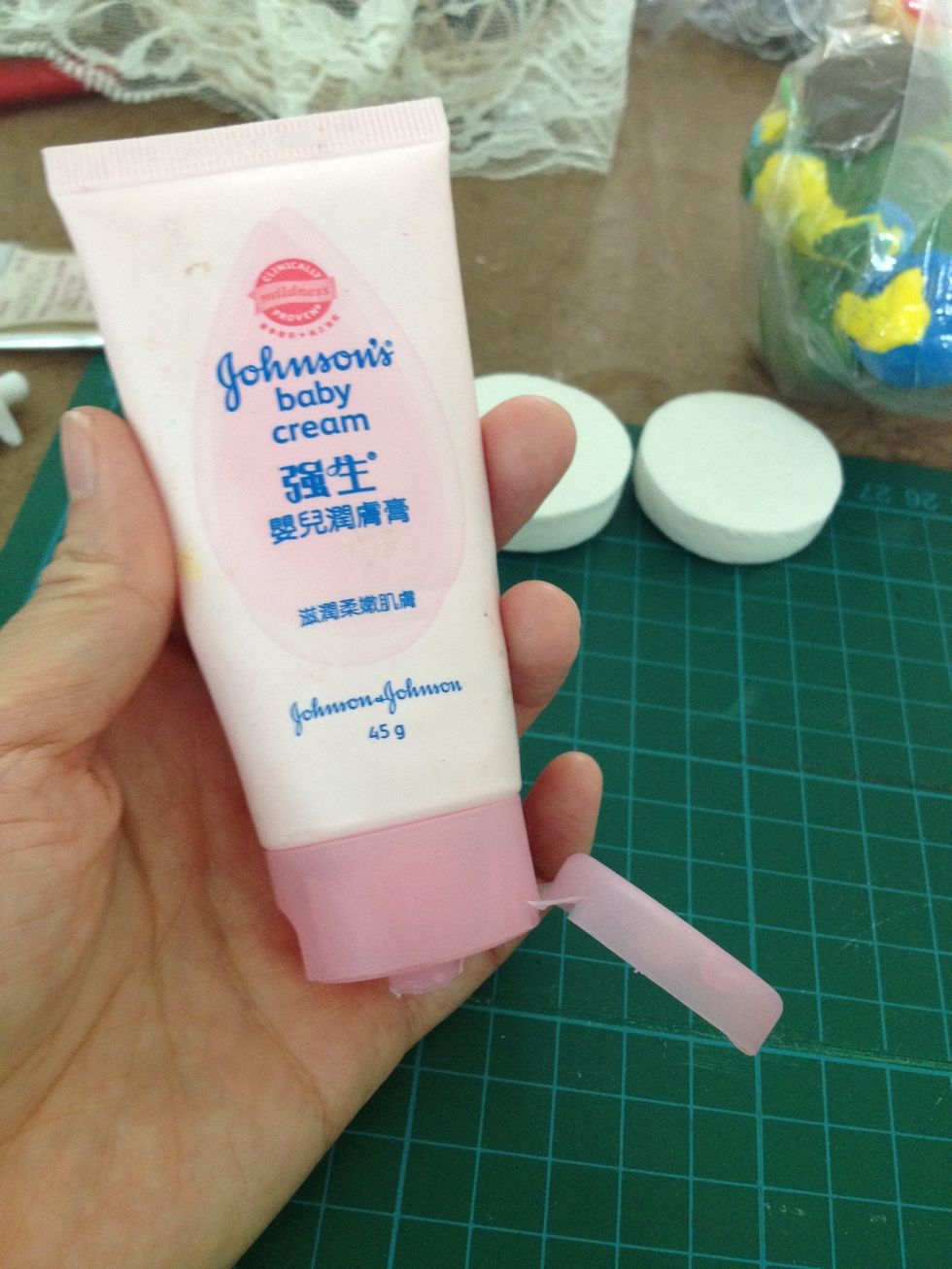 Tips to work better: Put some basic lotion before working with clay will make your clay work less easy to dry out by hand when making.